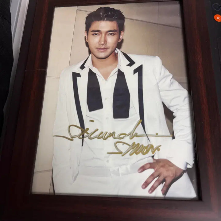 [BUNJANG] Super Junior Choi Siwon Autographed Photo Frame / 슈퍼주니어 최시원 친필싸인 사진 액자