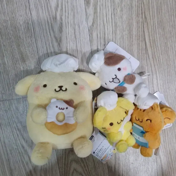 [BUNJANG] Sanrio Pompompurin 30th Anniversary Sweet Party Limited Edition Plush Keyring / 산리오 폼폼푸린 30주년 기념 애니버서리 스위트파티 팝업 한정 인형 키링