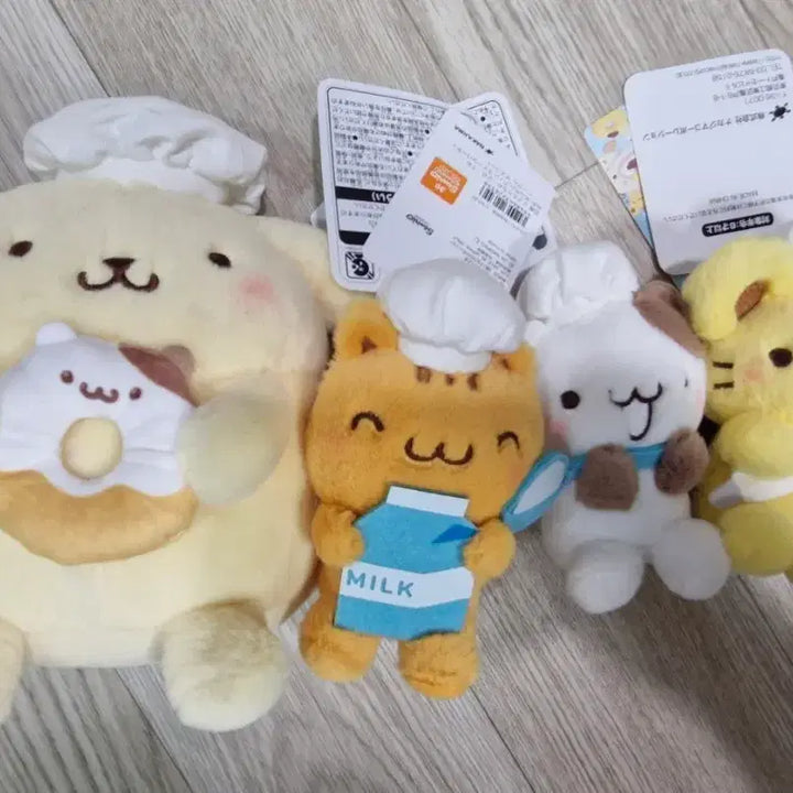 [BUNJANG] Sanrio Pompompurin 30th Anniversary Sweet Party Limited Edition Plush Keyring / 산리오 폼폼푸린 30주년 기념 애니버서리 스위트파티 팝업 한정 인형 키링