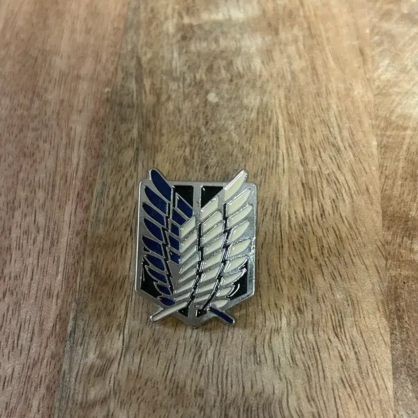 [BUNJANG] Attack on Titan Survey Corps Badge / 진격의거인 진격거 조사병단 뱃지