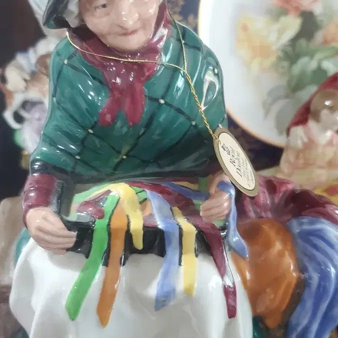 [BUNJANG] Royal Doulton Porcelain Figurine / 로얄덜튼 도자기 인형