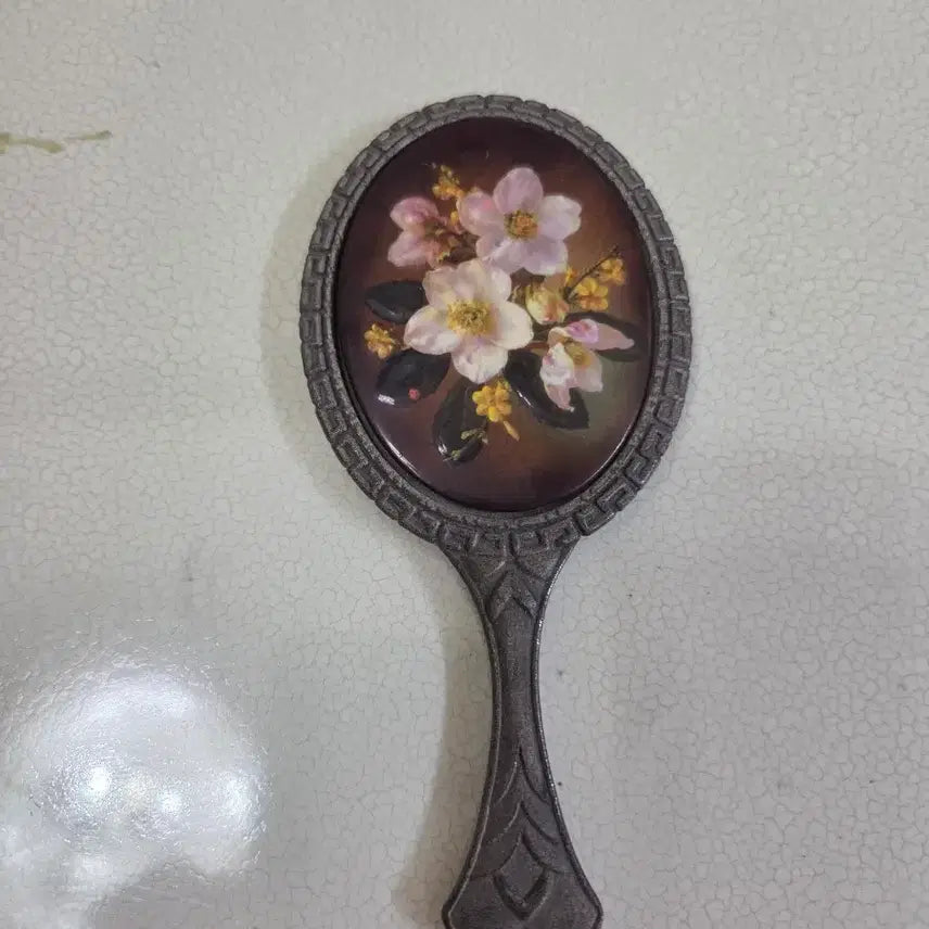 [BUNJANG] Antique Pewter Hand Mirror with Floral Decoration / 앤틱 주석 손 거울