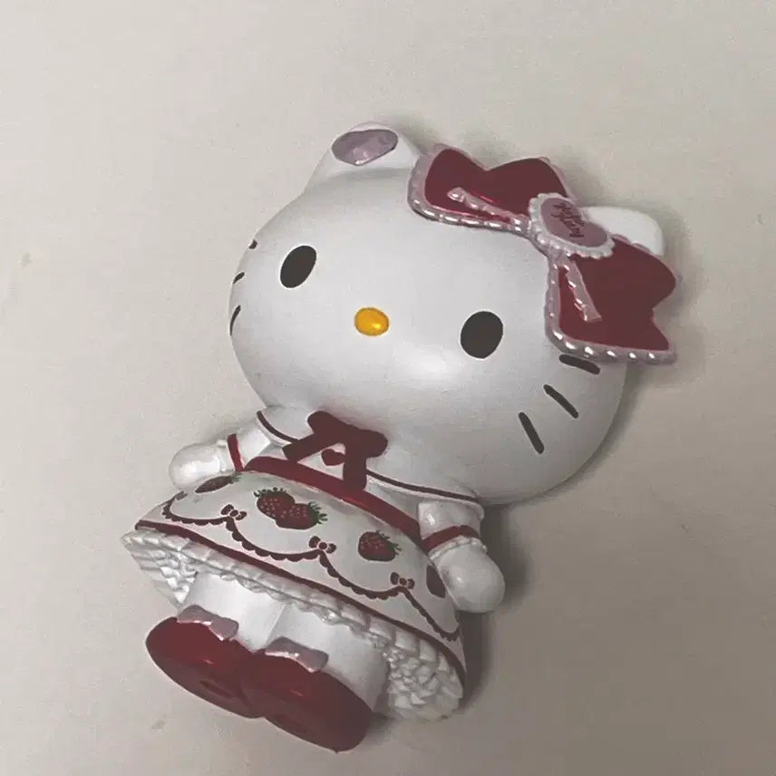 [BUNJANG] Sanrio Hello Kitty Strawberry Dress Figure / (급처)산리오 헬로키티 딸기드레스 피규어