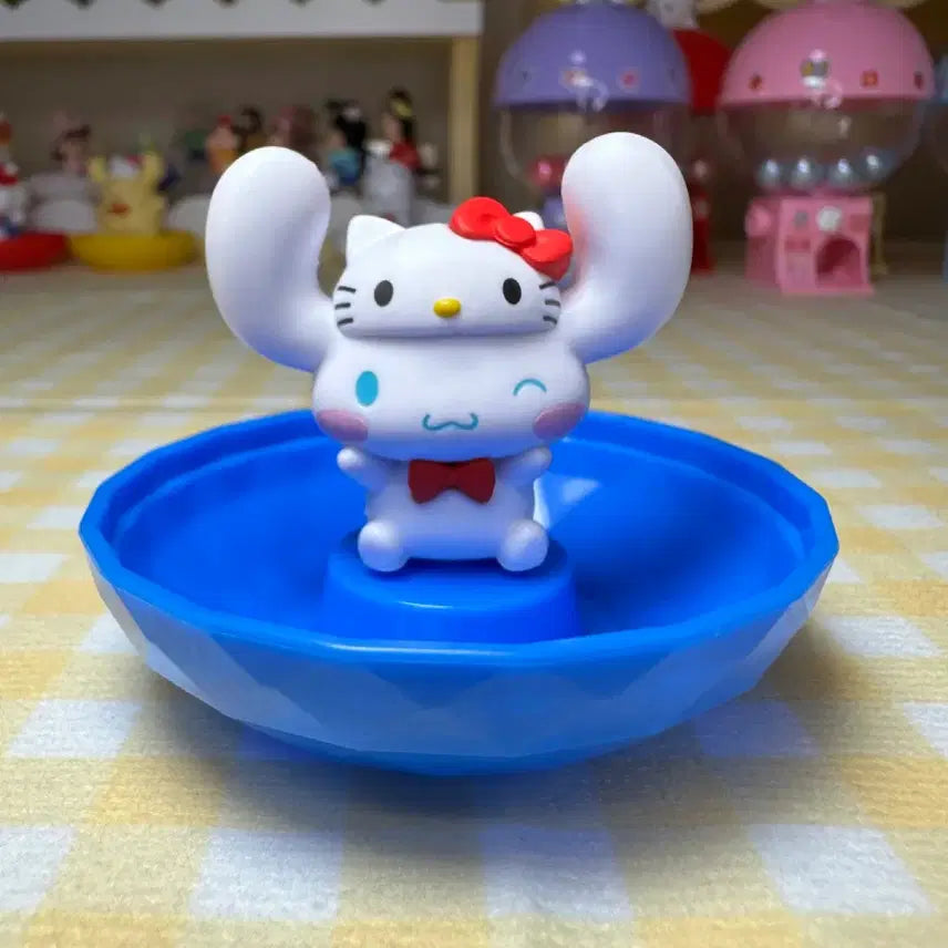 [BUNJANG] Cinnamoroll Hello Kitty 50th Anniversary Capsule Gacha Figure / 시나모롤 헬로키티 50주년 캡슐 가챠 피규어