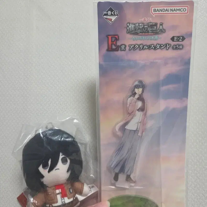 [BUNJANG] Attack on Titan Mikasa Acrylic Stand and Nulset Doll Bundle Set / (일괄) 진격의 거인 미카사 아크릴 스탠드 및 눌셋 인형