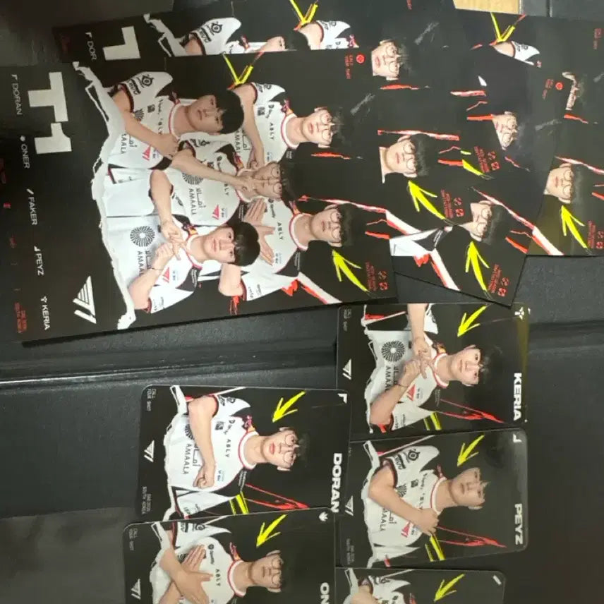 [BUNJANG] T1 Player Photocard Set (Faker, Oner, Zeus, Kkoma, Keria) / T1 선수 포토카드 세트 (페이커, 오너, 제우스, 킹겐, 케리아)