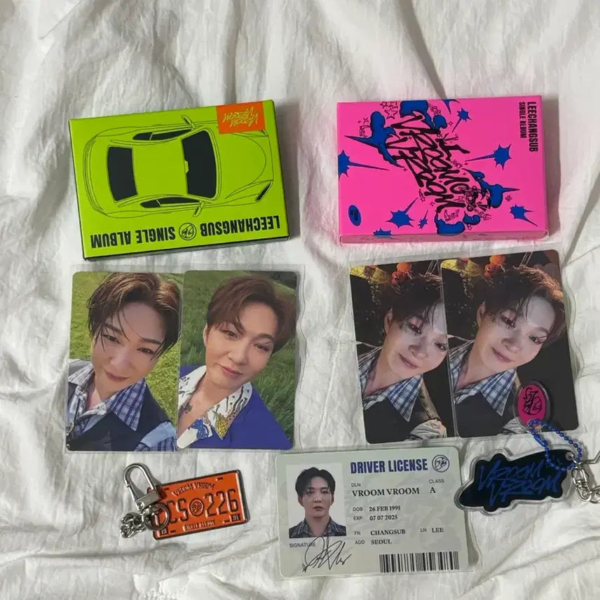 [BUNJANG] Lee Changsub Bu-reung Bu-reung Album Photocard &amp; Keychain Bundle Set / 이창섭 부릉부릉 앨범 포카 키링 양도