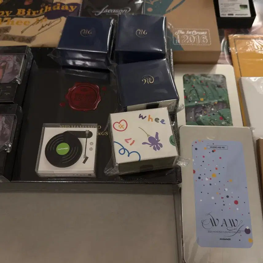 [BUNJANG] Mamamoo Album &amp; Merchandise Bundle Set (Mostly Sealed) / 마마무 앨범 및 굿즈 일괄 오픈만 한거 2가지 외 미개봉