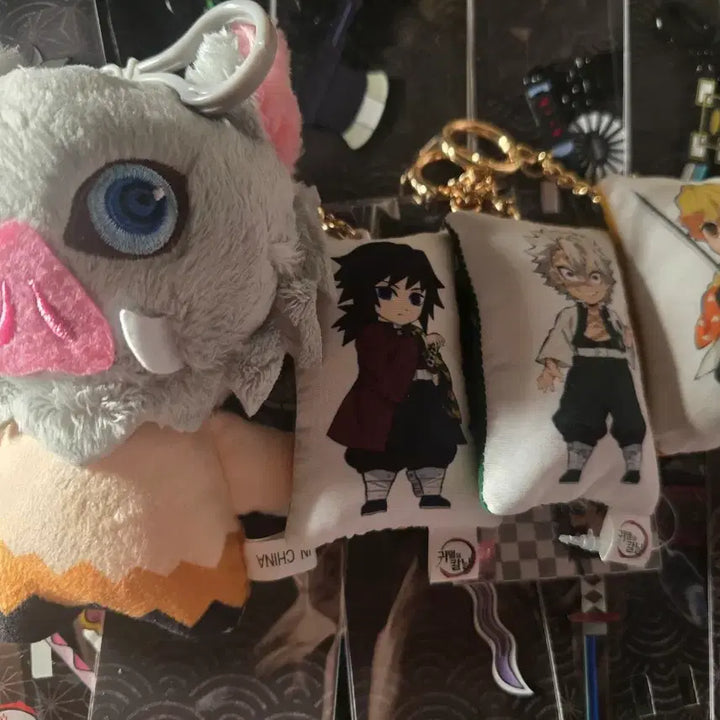 [BUNJANG] Demon Slayer Nichirin Sword Keychain Set (10 Types) with Wooden Display Stand &amp; Bonus Goods / 귀멸의 칼날 일륜도 키링 10종일괄 +나무진열대+굿즈