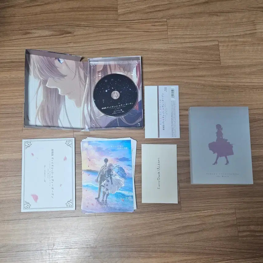 [BUNJANG] Violet Evergarden Blu-ray / 바이앨렛 에버가든 블루레이 팝니다!