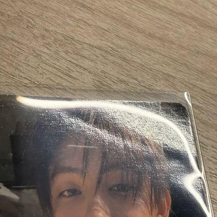 [BUNJANG] KORTIZ Seonghyeon GREENGREEN STREET ver. Photocard (Slightly Creased) / 코르티스 성현 GREENGREEN STREET ver 포카(하자있음)