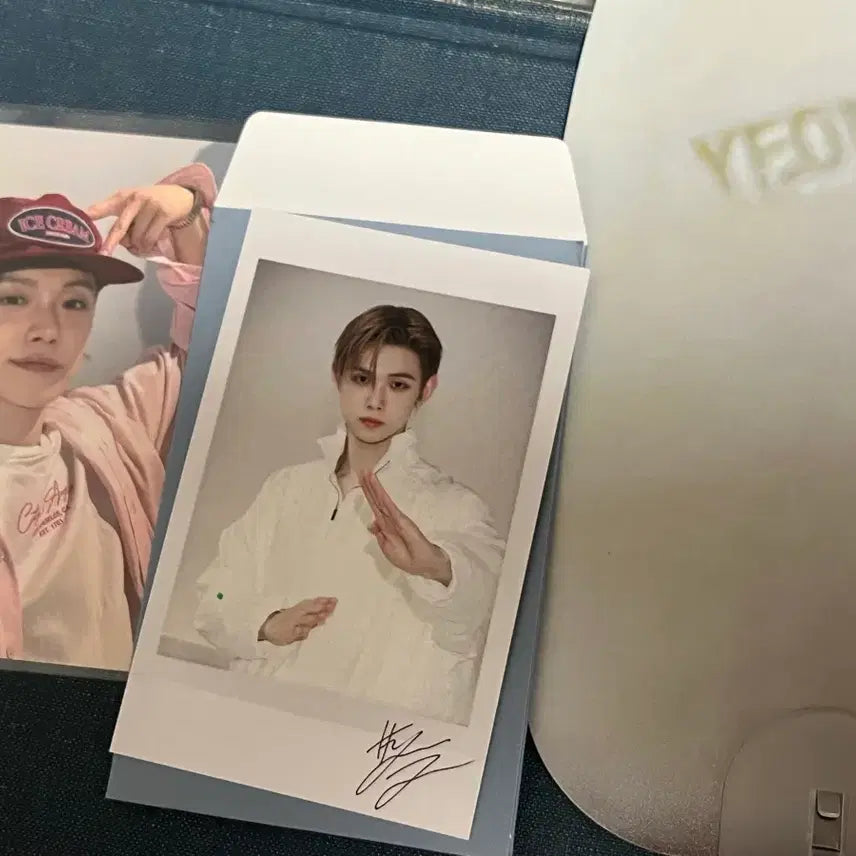 [BUNJANG] TXT Yeonjun Studio Photocard + Photo + Fan Set / 연준 공방포카 + 폴라 + 부채