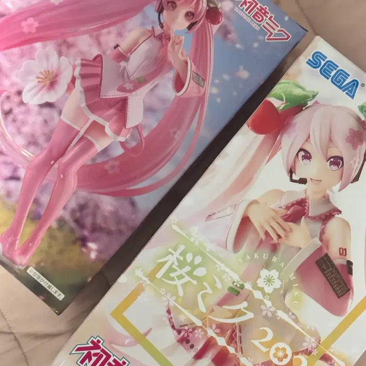 [BUNJANG] Sakura Miku 2021 &amp; 2023 Figure Bundle Set / 사쿠라미쿠 피규어 일괄 판매