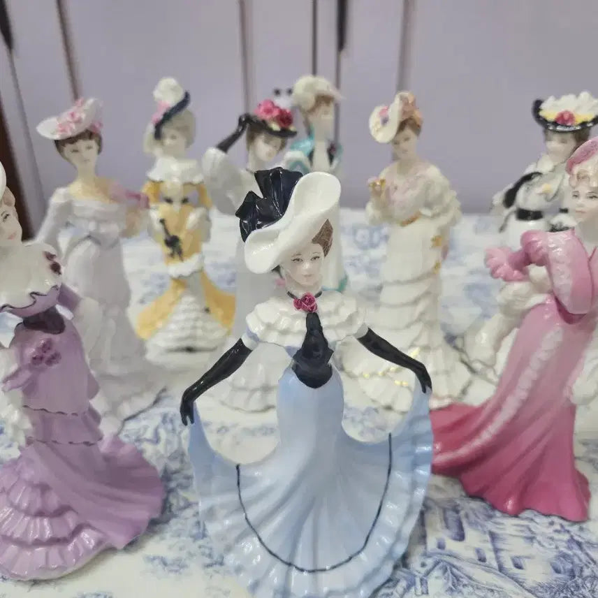 [BUNJANG] Colclough Lady Series Figurines (Set of 9) / 콜포트 레이디 시리즈 9개 묶음