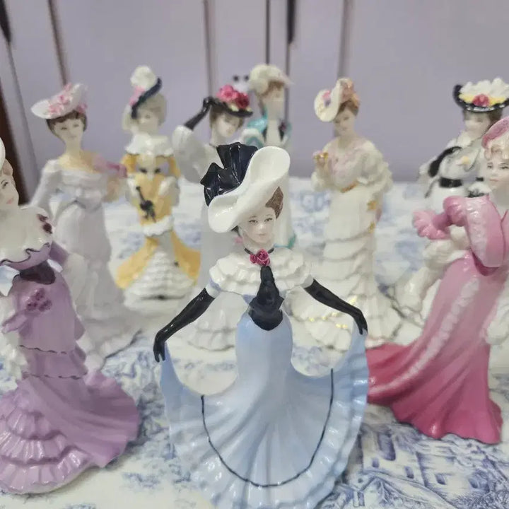 [BUNJANG] Colclough Lady Series Figurines (Set of 9) / 콜포트 레이디 시리즈 9개 묶음