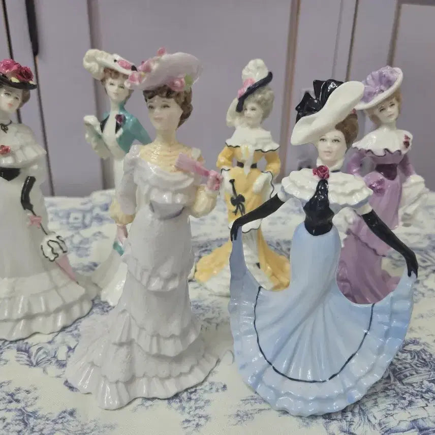 [BUNJANG] Colclough Lady Series Figurines (Set of 9) / 콜포트 레이디 시리즈 9개 묶음