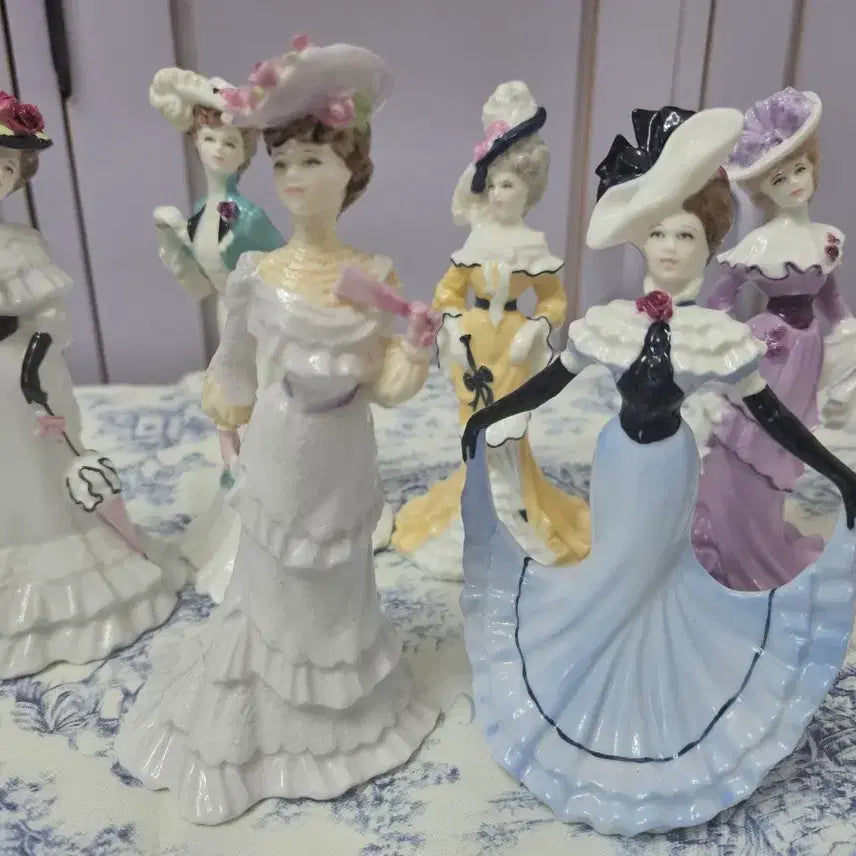 [BUNJANG] Colclough Lady Series Figurines (Set of 9) / 콜포트 레이디 시리즈 9개 묶음