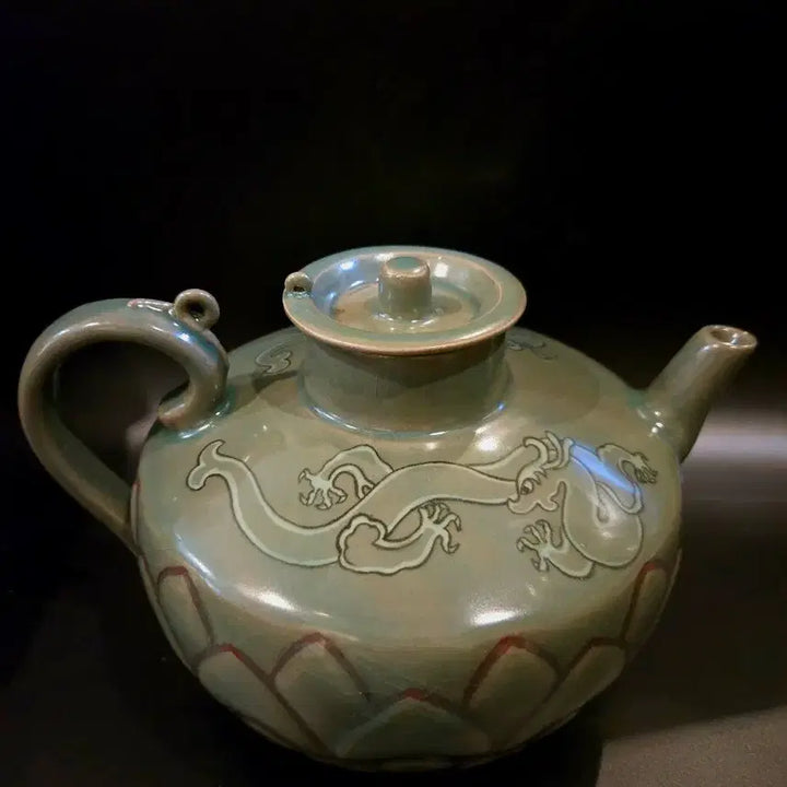 [BUNJANG] Celadon Incised Dragon and Lotus Scroll Motif Ewer / 청자 상감 용문 연판문 주자