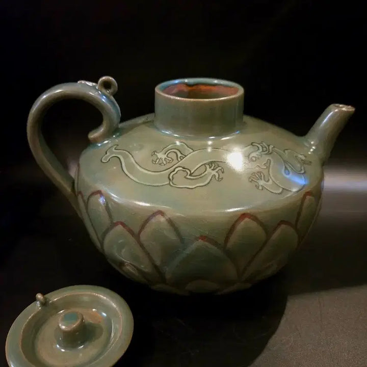 [BUNJANG] Celadon Incised Dragon and Lotus Scroll Motif Ewer / 청자 상감 용문 연판문 주자