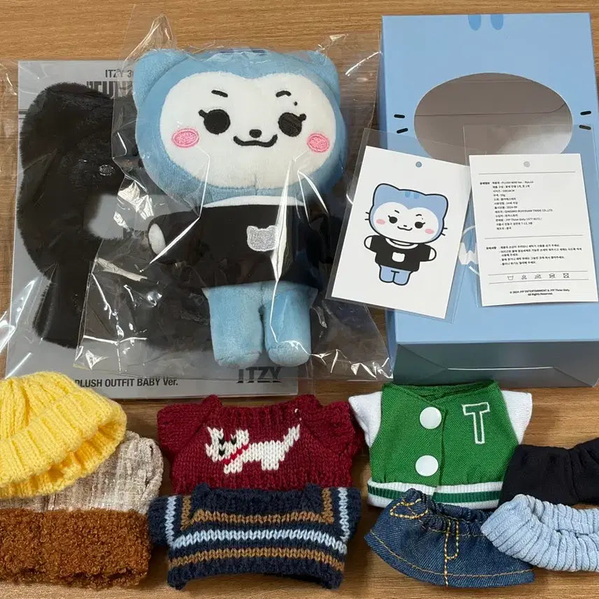 [BUNJANG] ITZY Ryujin Twinzi Doll Bundle Set with Tunnel Vision Clothes and Accessories / [양도] 있지(itzy) 트윈지 류찌 인형 + 터널비전옷 + 인형옷 일괄