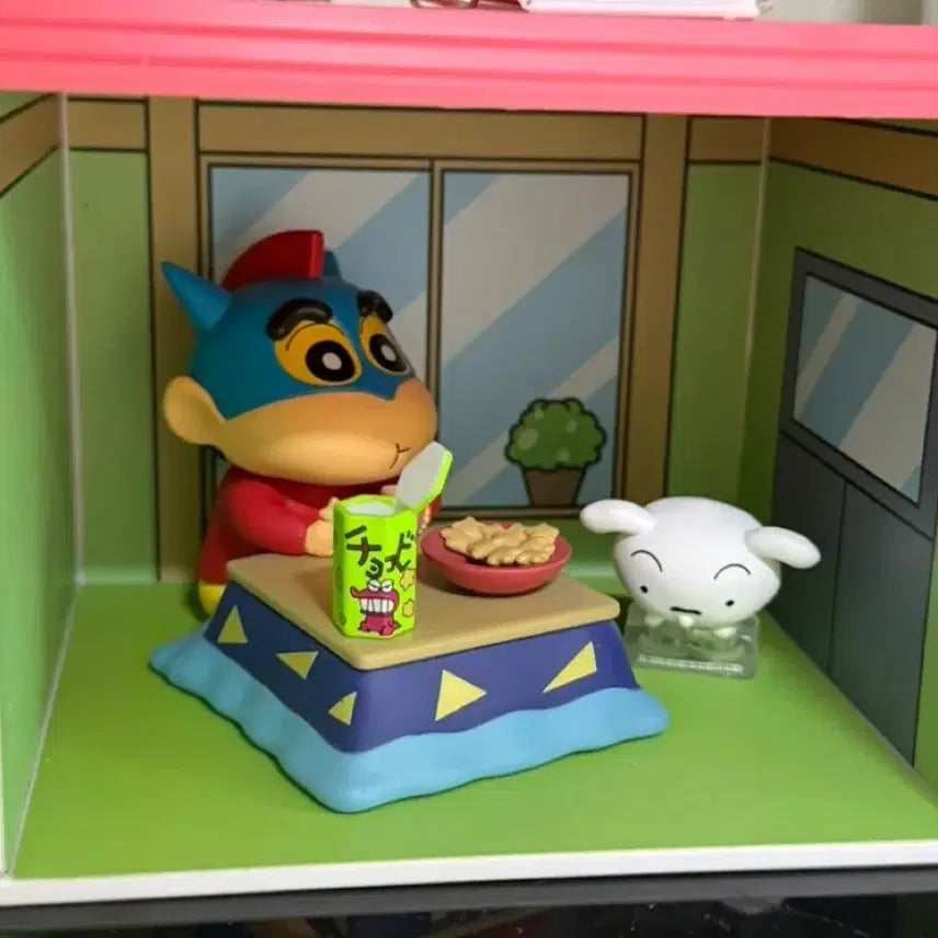 [BUNJANG] Crayon Shin-chan Spring Day House Figure - Action Masked Hero / 짱구 52토이 봄날의 집 피규어 액션가면 판매합니다