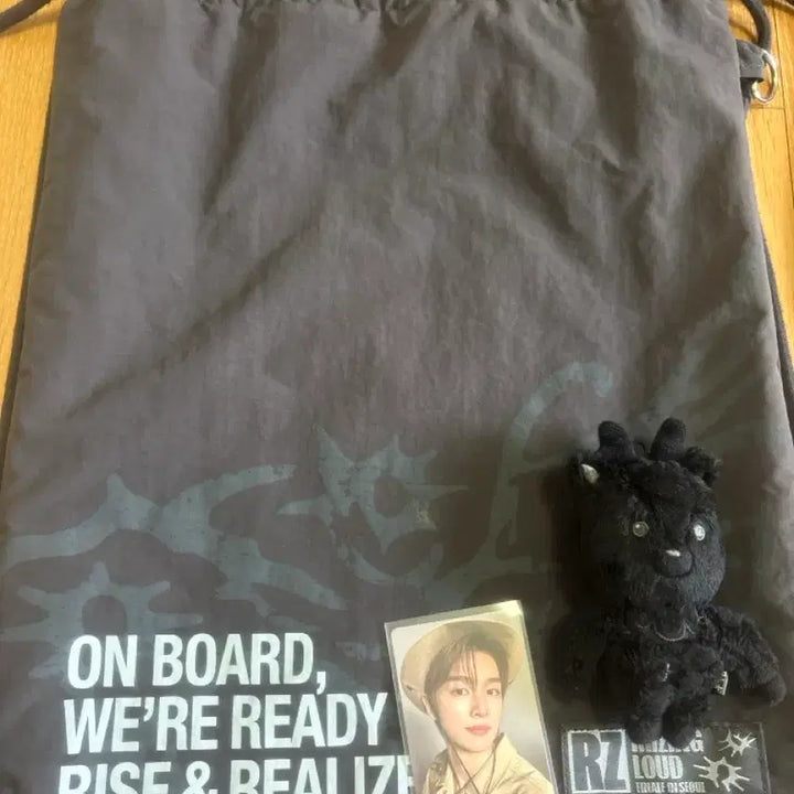 [BUNJANG] RIIZE Fameum Lullaby Gym Sack Bundle Set with Photocard / 라이즈 짐색팔아요 (페임우락밤 세트,포카포함)