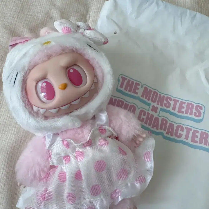[BUNJANG] Pop Mart Sanrio Hello Kitty Labubu Figure / 팝마트 산리오 키티 라부부