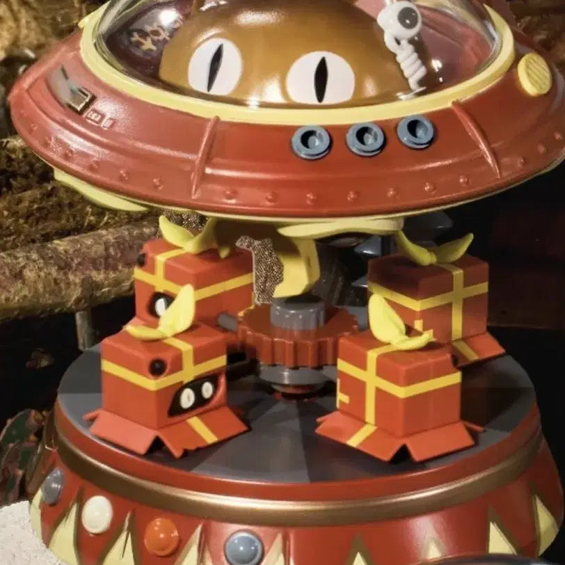 [BUNJANG] Reverse 1999 Gift Box Critter Spinning Toy / 리버스 1999 선물상자 크리터 회전 장난감
