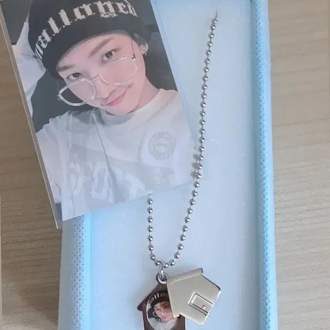 [BUNJANG] BOYNEXTDOOR Jaehyun 2nd Anniversary Necklace &amp; Photocard Set / 급처) 보넥도 명재현 2주년 목걸이&amp;포카