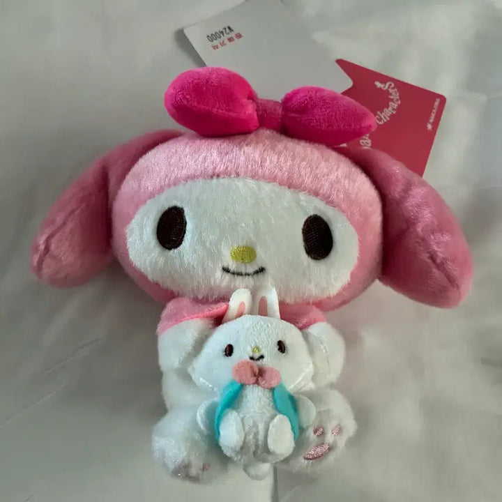 [BUNJANG] Sanrio My Melody Rabbit Hugging Mascot / 산리오 마이멜로디 토끼 안고있는 마스코트