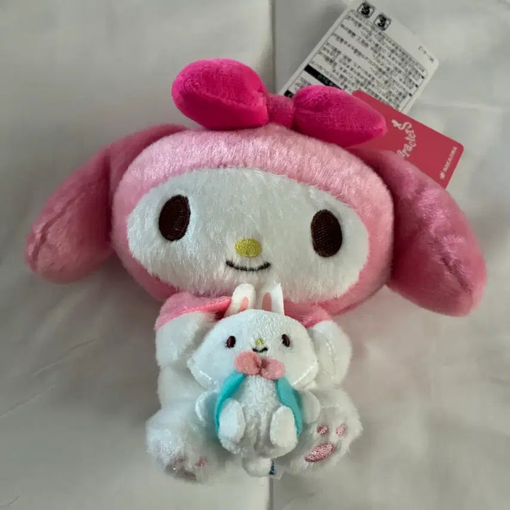 [BUNJANG] Sanrio My Melody Rabbit Hugging Mascot / 산리오 마이멜로디 토끼 안고있는 마스코트