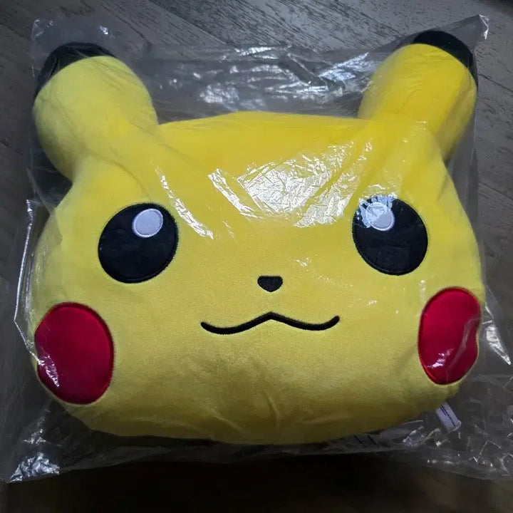 [BUNJANG] Pokemon Pikachu Face Cushion / 포켓몬스터 말랑말랑 포켓몬 얼굴쿠션-피카츄