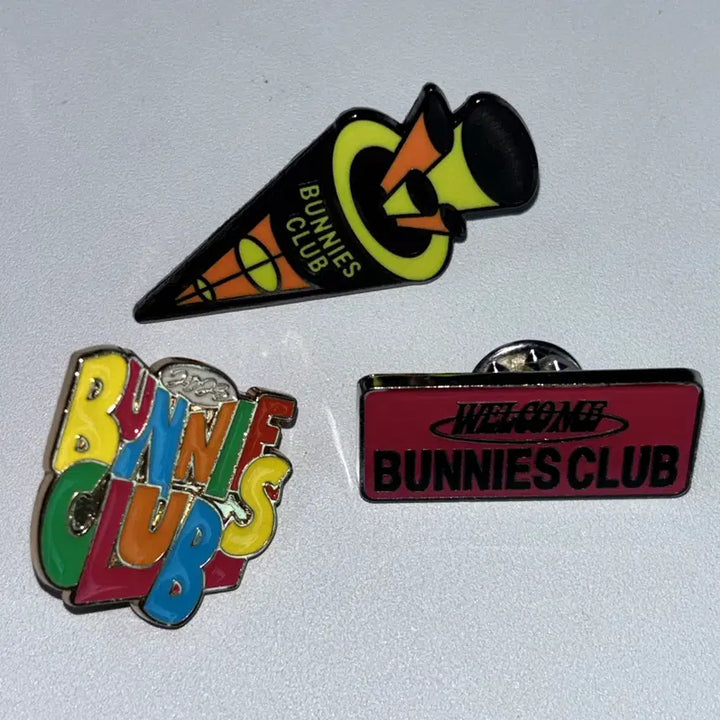 [BUNJANG] NewJeans Bunnies Club Badge 3-Set Bundle / 뉴진스 버니즈 클럽 뱃지 3종 일괄 버니즈캠프 하니 해린 민지
