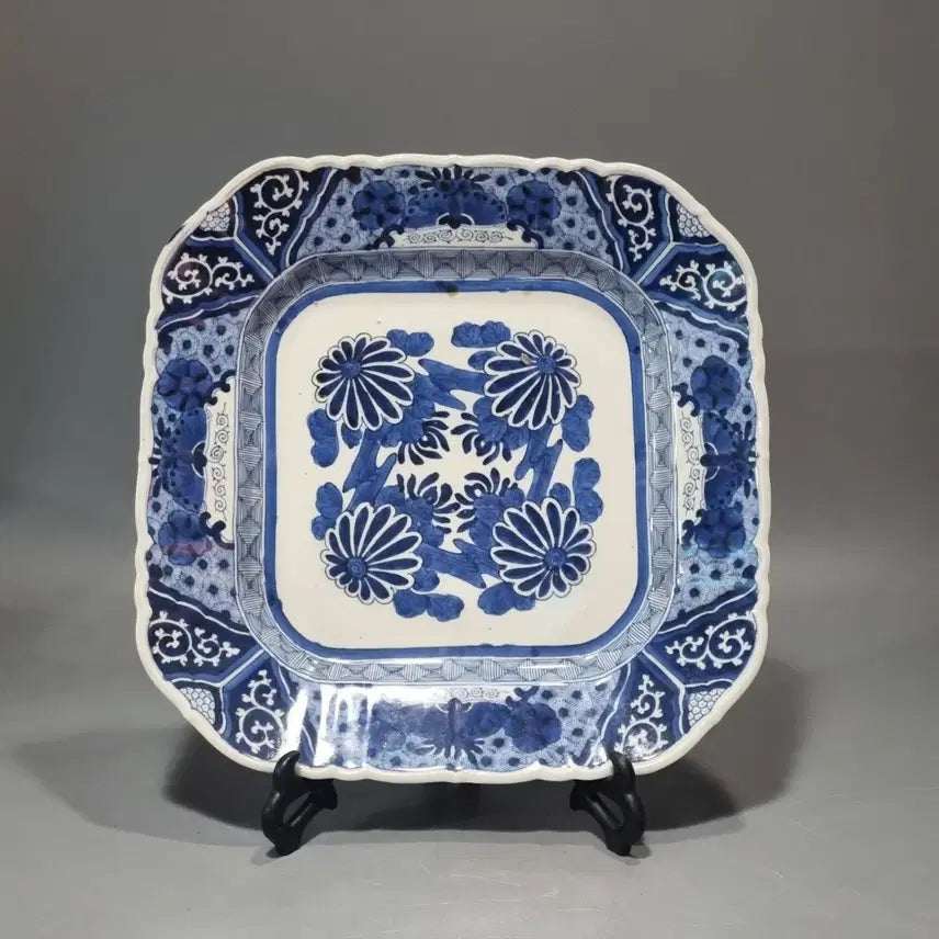 [BUNJANG] Antique Japanese Ko-Imari Celadon Porcelain Hexagonal Square Large Platter (36.2cm) / 골동품 청화백자 능화형 사각 대반 (36.2cm)