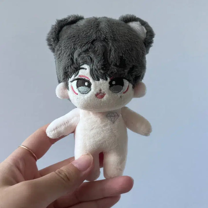 [BUNJANG] SEVENTEEN Jun 10cm Plush Doll / [세븐틴 준] 10cm 솜인형 양도