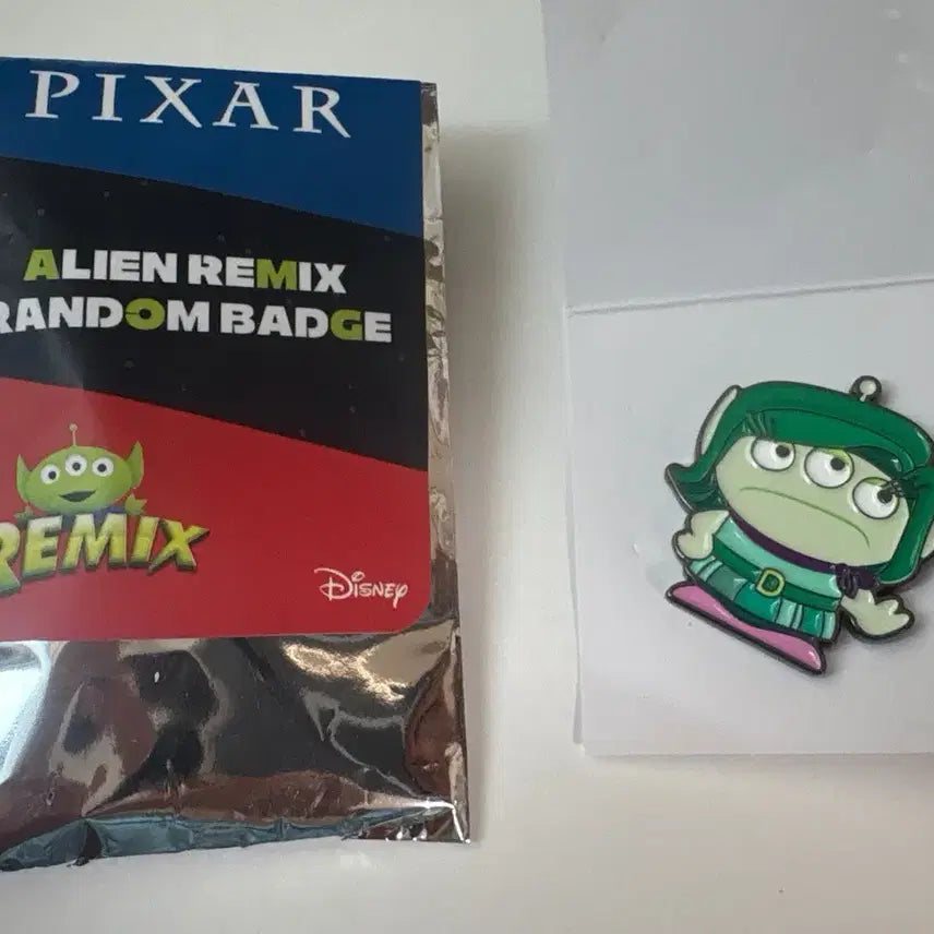 [BUNJANG] Disney Pixar Toy Story Alien Remix Costume Badge (Anger) / 토이스토리 알린 코스튬 랜덤 뱃지 (까칠이)