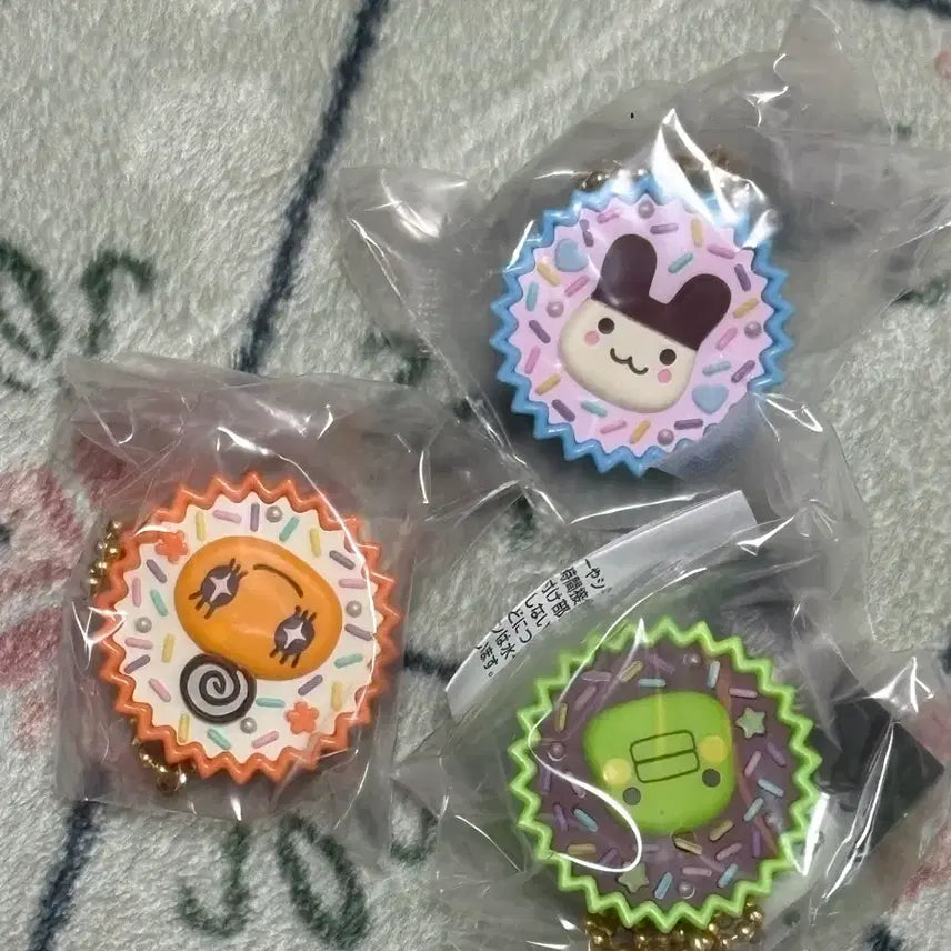 [BUNJANG] Tamagotchi Chocolat Charm Gacha Set / (일괄/세트) 다마고치 초코렛챰 초콜릿 가챠 미미치 주댕치 쿠치파치