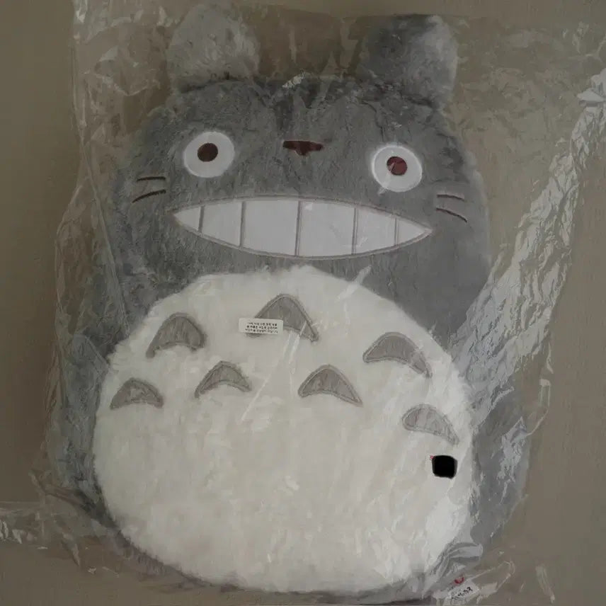 [BUNJANG] My Neighbor Totoro Die-Cut Cushion / 토토로 다이컷쿠션