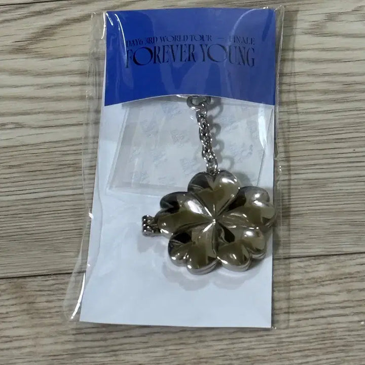 [BUNJANG] DAY6 Young K Rocket Pendant Sealed / (미개봉 원가) 데이식스 굿즈 md 로켓 펜던트 원필 필 김원필