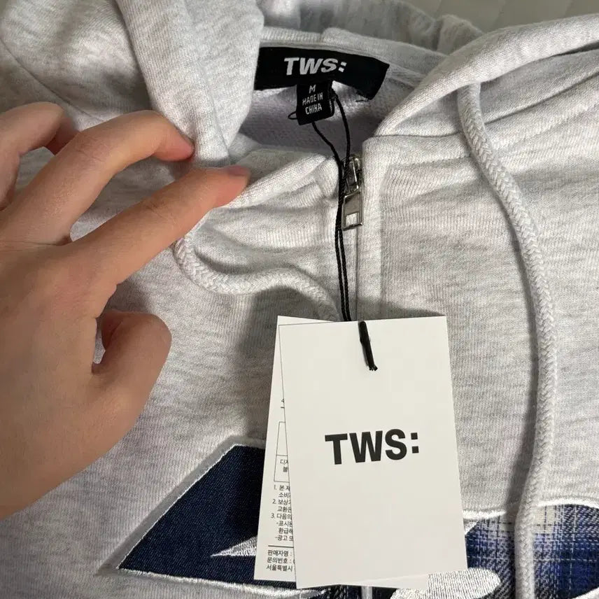[BUNJANG] TWS 42 Club Fanmeeting Hoodie M / 투어스 42클럽 MD 팬미팅 후드집업 후디집업 M