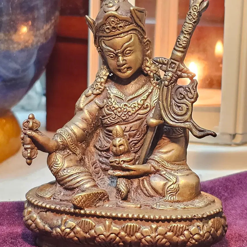 [BUNJANG] Padmasambhava Guru Rinpoche Metal Figurine (11cm) / 피드마삼바바 구루 린포체 금속 불상 소장품 11cm