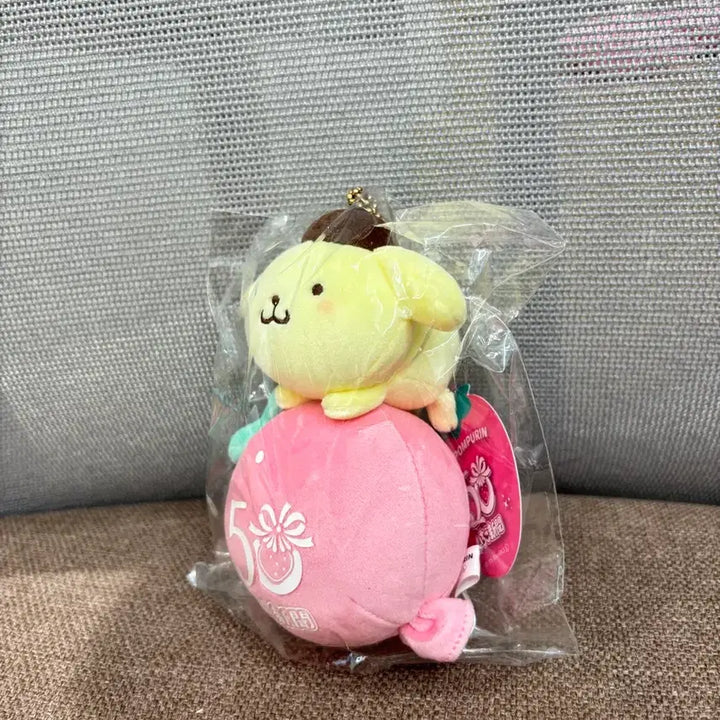 [BUNJANG] Pompompurin Strawberry Doll Keychain / 새상품) 일본 팝업 이치고 폼폼푸린 딸기 폼폼푸린 인형키링