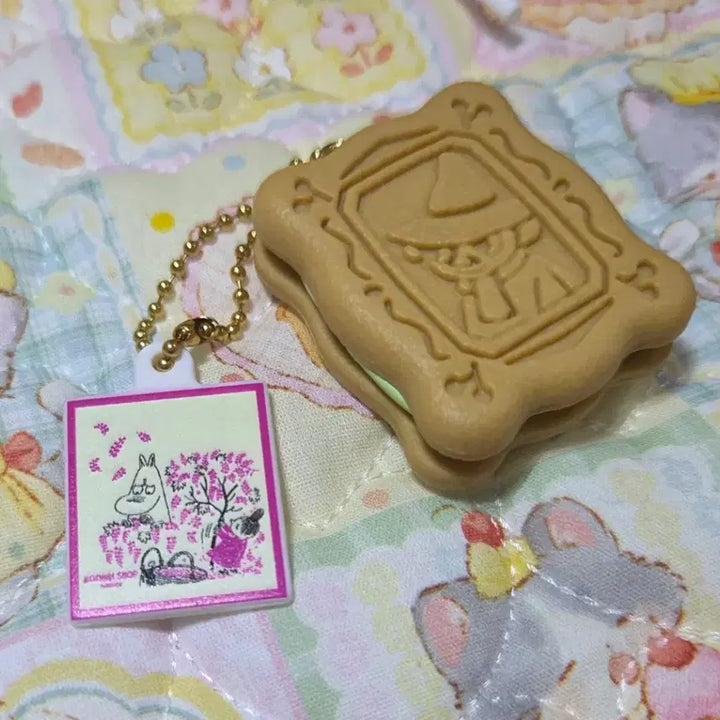 [BUNJANG] Moomin Patisserie Snufkin Gacha Figure (Sealed) / (준등기ㅇ)무민 파티셰리 가챠 스너프킨 미개봉