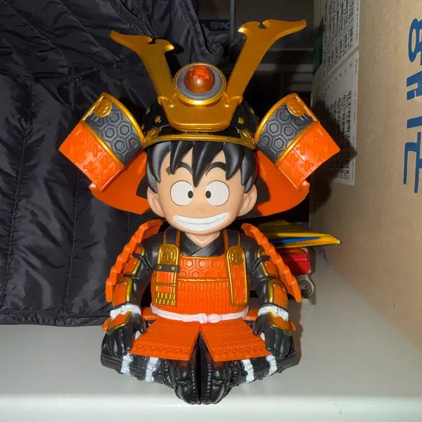 [BUNJANG] Dragon Ball Son Goku Helmet Version Figure Full Box / 희귀)드래곤볼 손오공 용구오월 드래곤볼 투구 피규어 풀박스