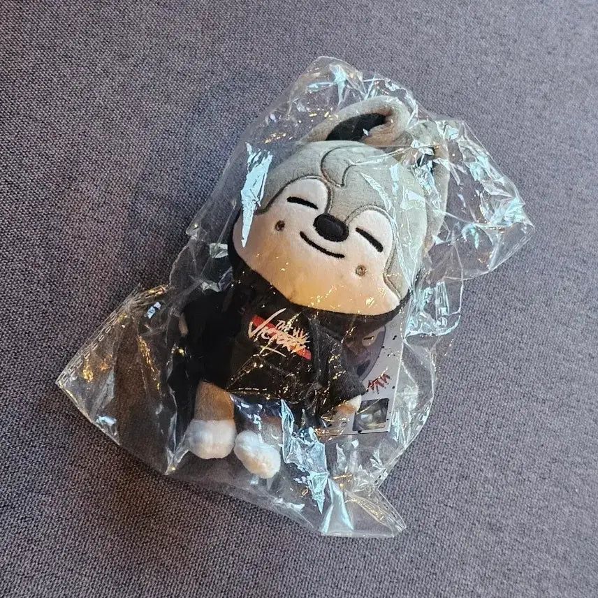 [BUNJANG] Stray Kids Bang Chan Wolf Chan Plush Mini Sealed Official MD / 스트레이키즈 스키즈 스키주 방찬 울프찬 플러시 미니 미개봉 공식 MD