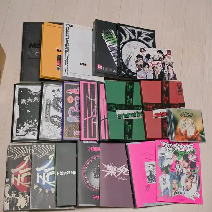 [BUNJANG] Stray Kids Unsealed Album Bundle Set (Photocards Excluded) / 스트레이키즈 개봉 앨범 일괄