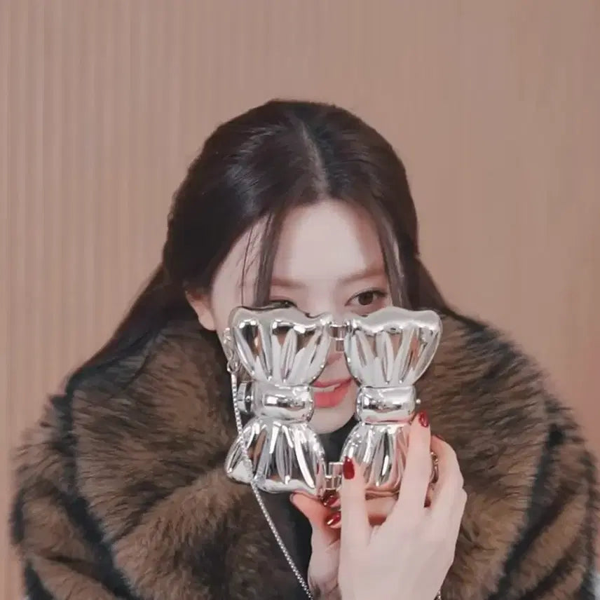 [BUNJANG] ITZY Yuna "Brightly Shining" Signed Message Acrylic Bag / 있지 유나 유난히빛이나 친필멘트 아크릴 가방