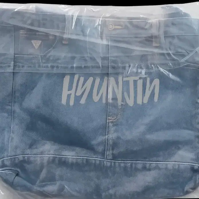 [BUNJANG] Guess Hyunjin Engraved Bag / 게스 현진 각인 가방