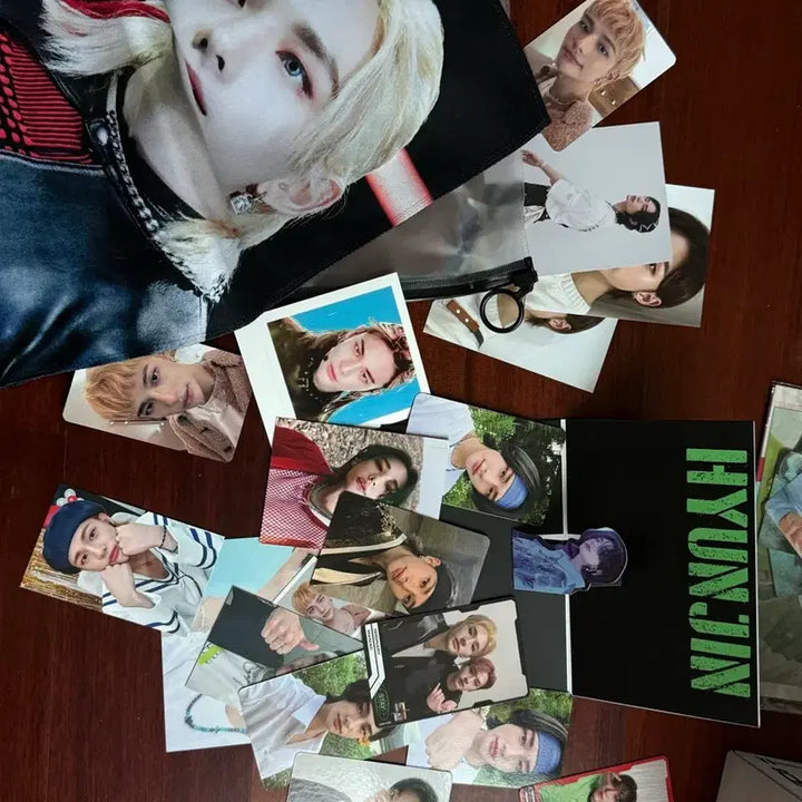 [BUNJANG] Stray Kids Hyunjin Photocard &amp; Unofficial Goods / 스트레이키즈 현진 포카 및 비공 굿즈