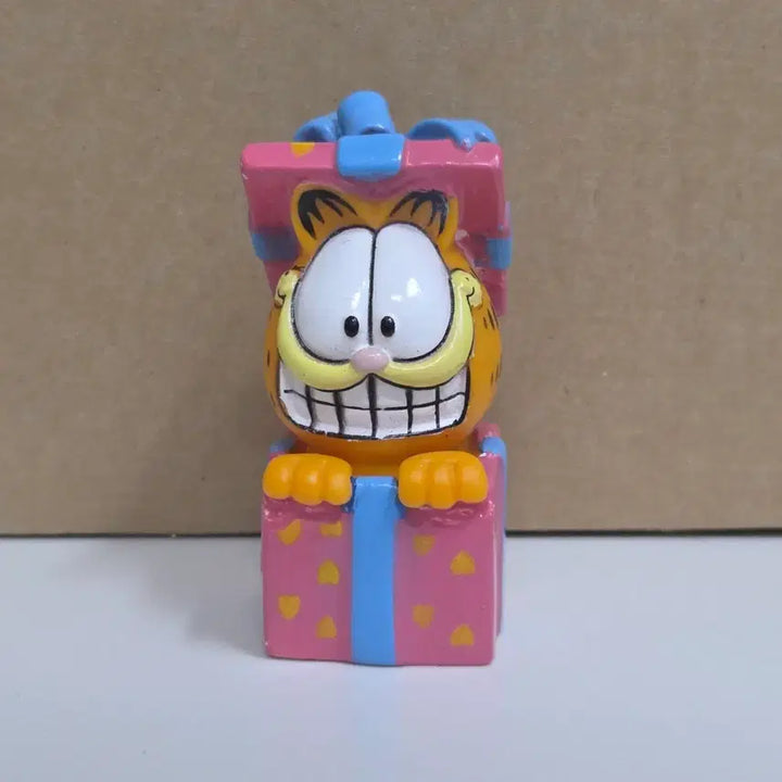 [BUNJANG] Garfield Figure Gift Box / 가필드 피규어 선물 상자